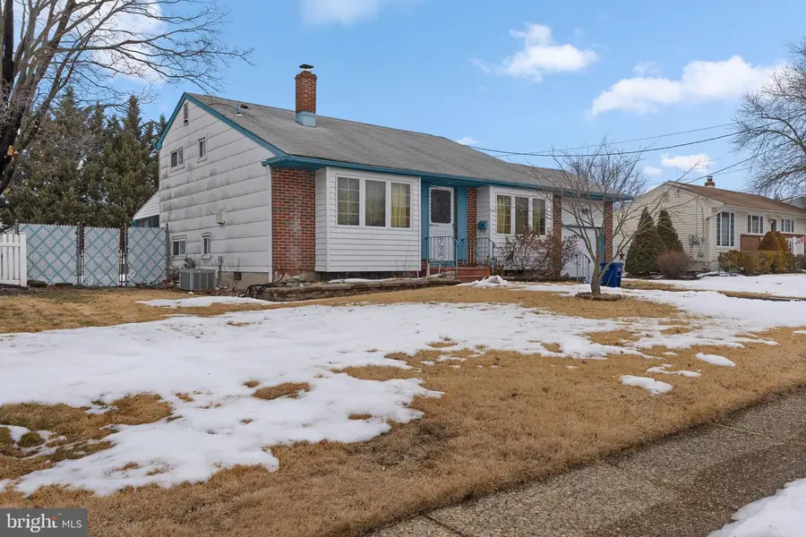 409 N Garden Blvd, Beverly, NJ 08010 - #3