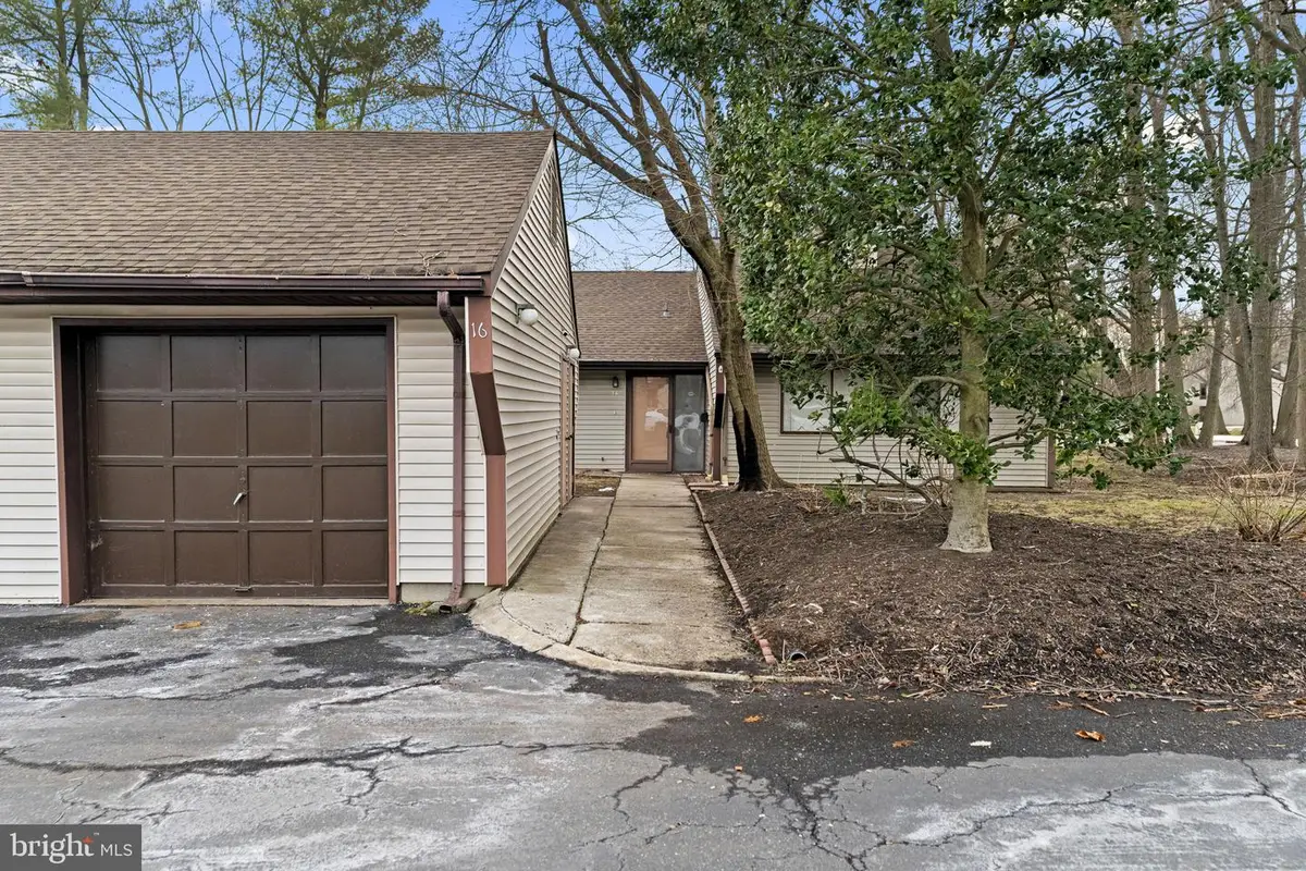 16 E Bluebell Ln, Mount Laurel, NJ 08054 - Image #1