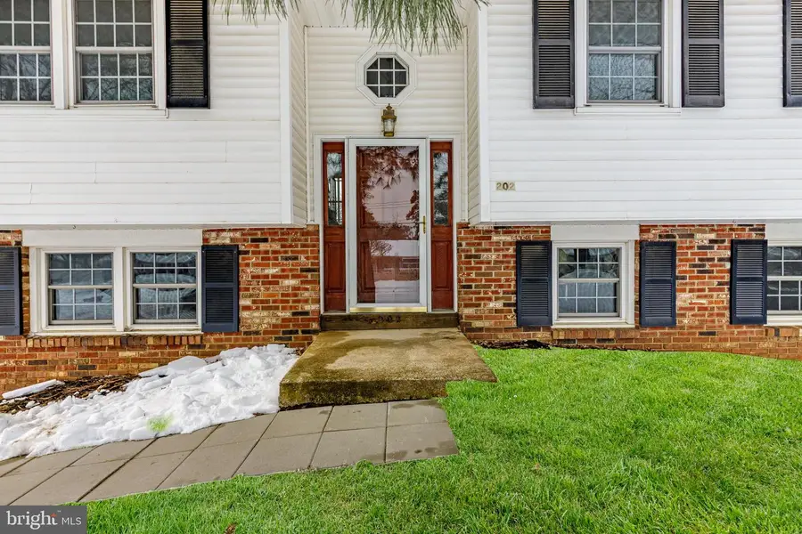 202 Manahawkin Trl, Browns Mills, NJ 08015 - Image #2