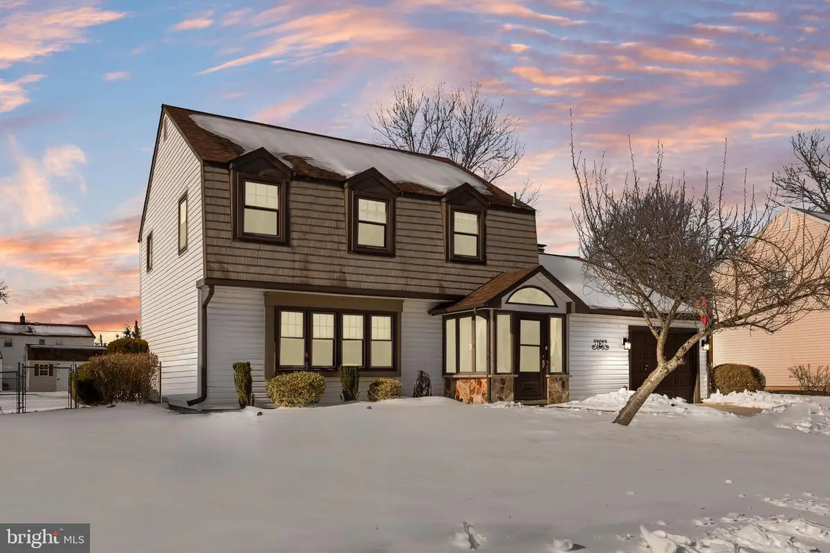 247 Southview Dr, Delran, NJ 08075 - Image #1