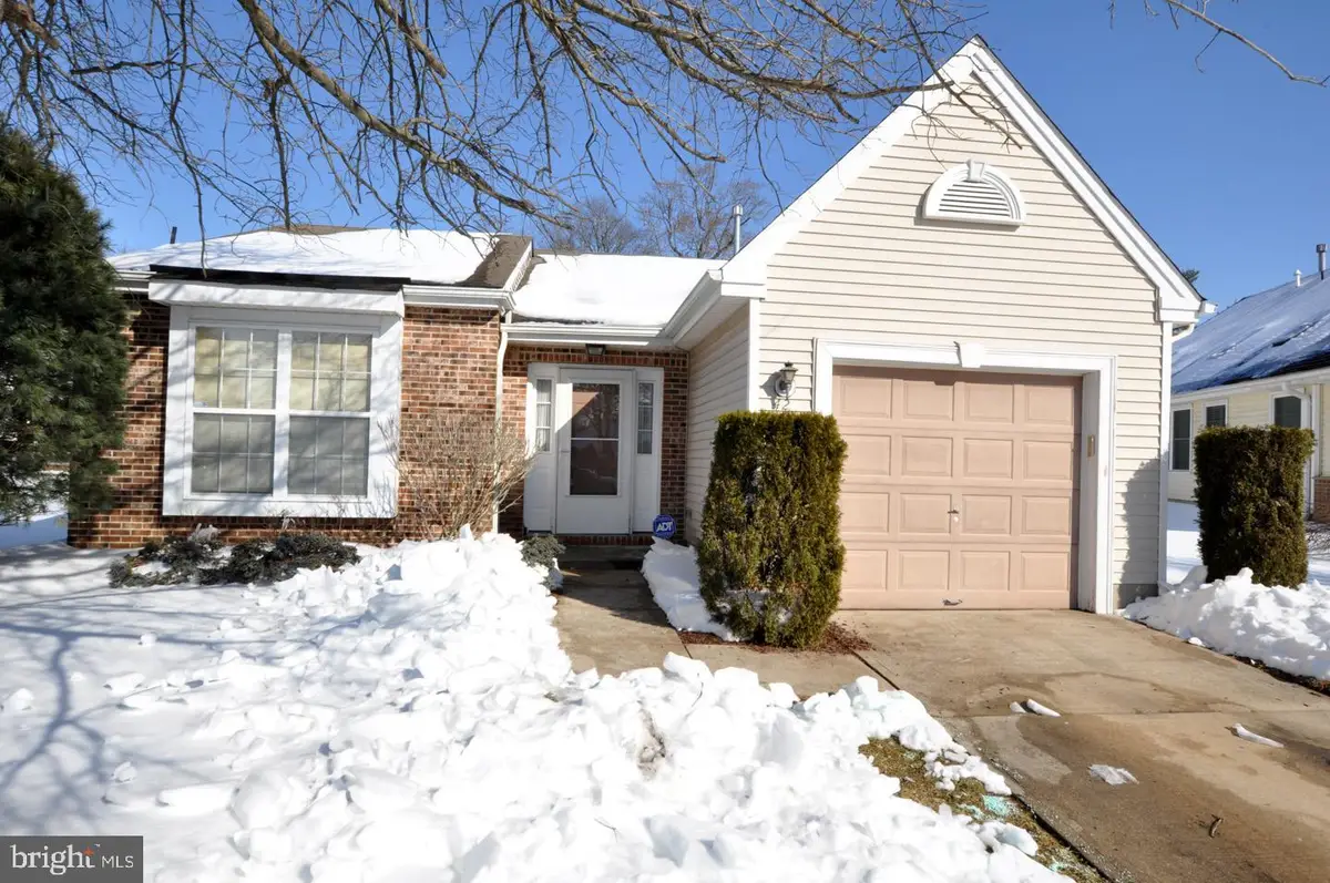 42 Clifford Ct, Mount Laurel, NJ 08054 - Image #1