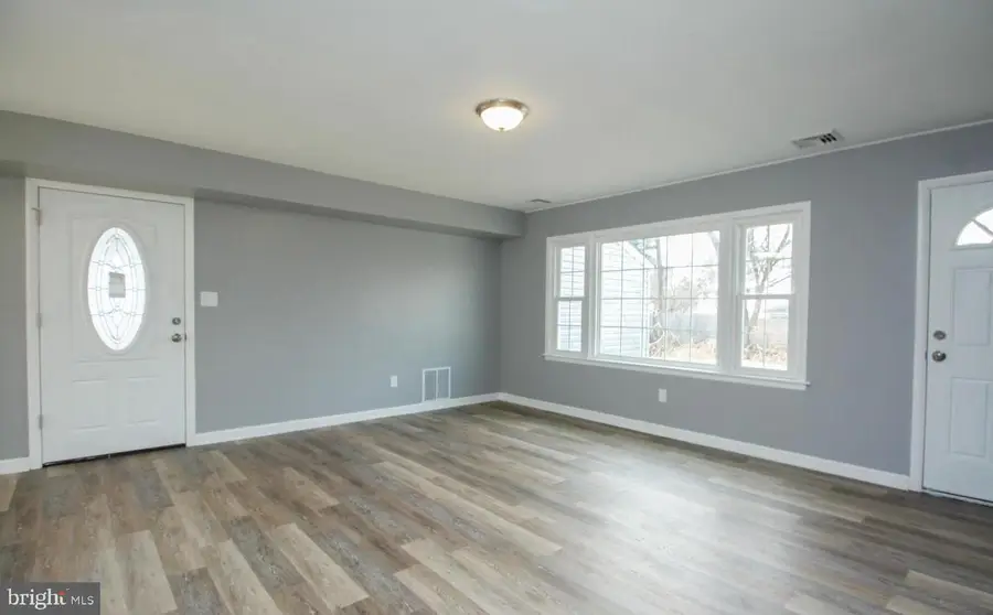 21 Stafford Ln, Willingboro, NJ 08046 - Image #2