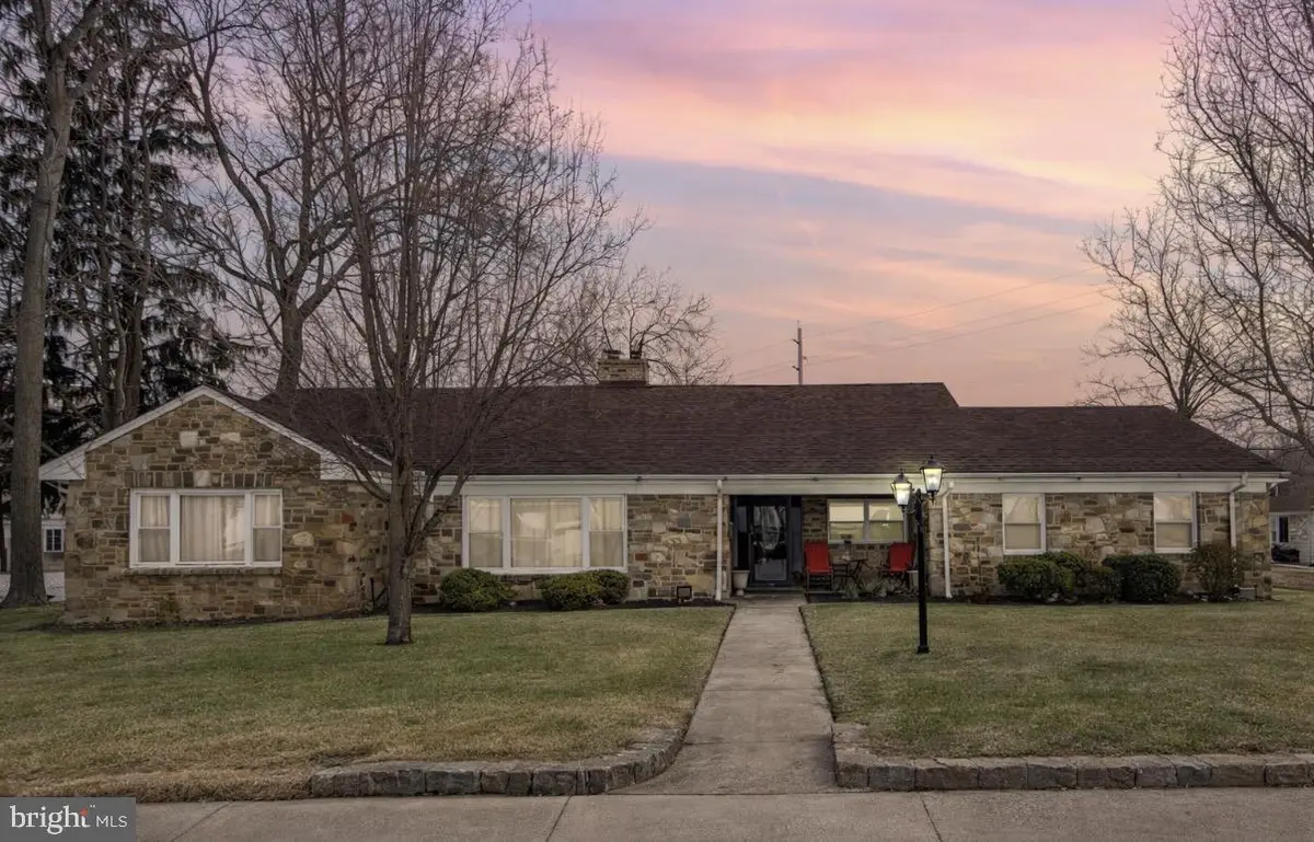 1114 Salem Rd, Burlington, NJ 08016 - #1