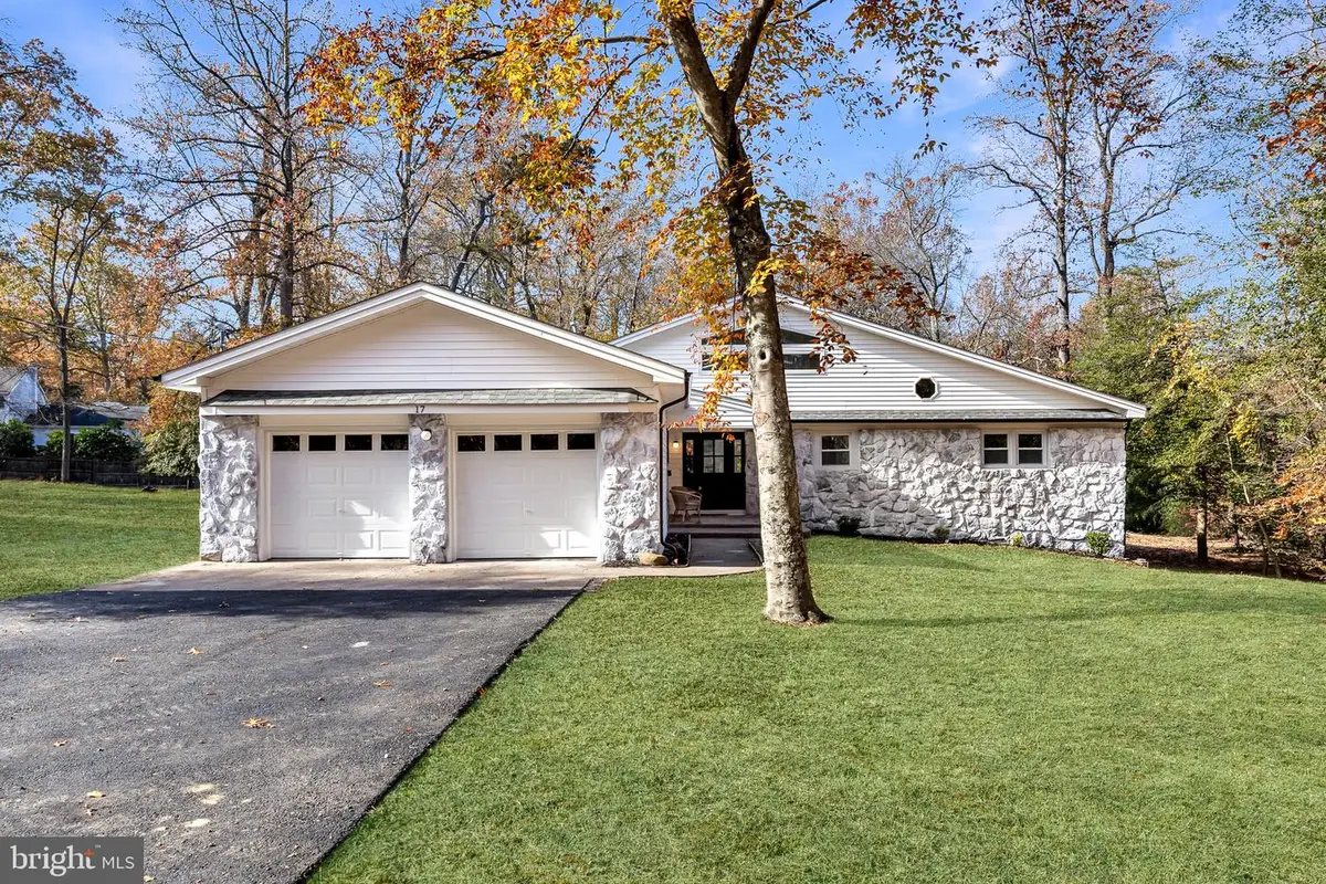 17 W Delaware Trl, Medford, NJ 08055 - #1