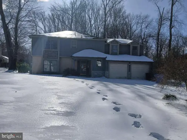 14 Greentree Dr, BURLINGTON, NJ 08016