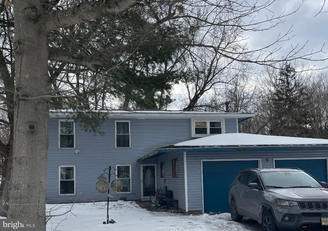 5 Surrey Ct, Mount Holly, NJ 08060 - #1