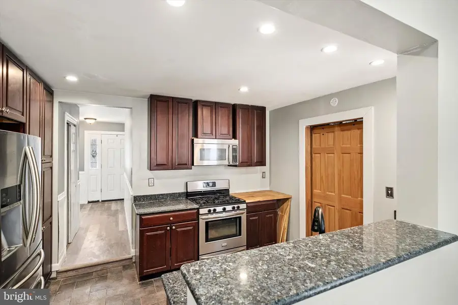 2 Bedford Ct, Mount Holly, NJ 08060 - #3