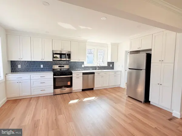 42 Spruce Ave, MAPLE SHADE, NJ 08052