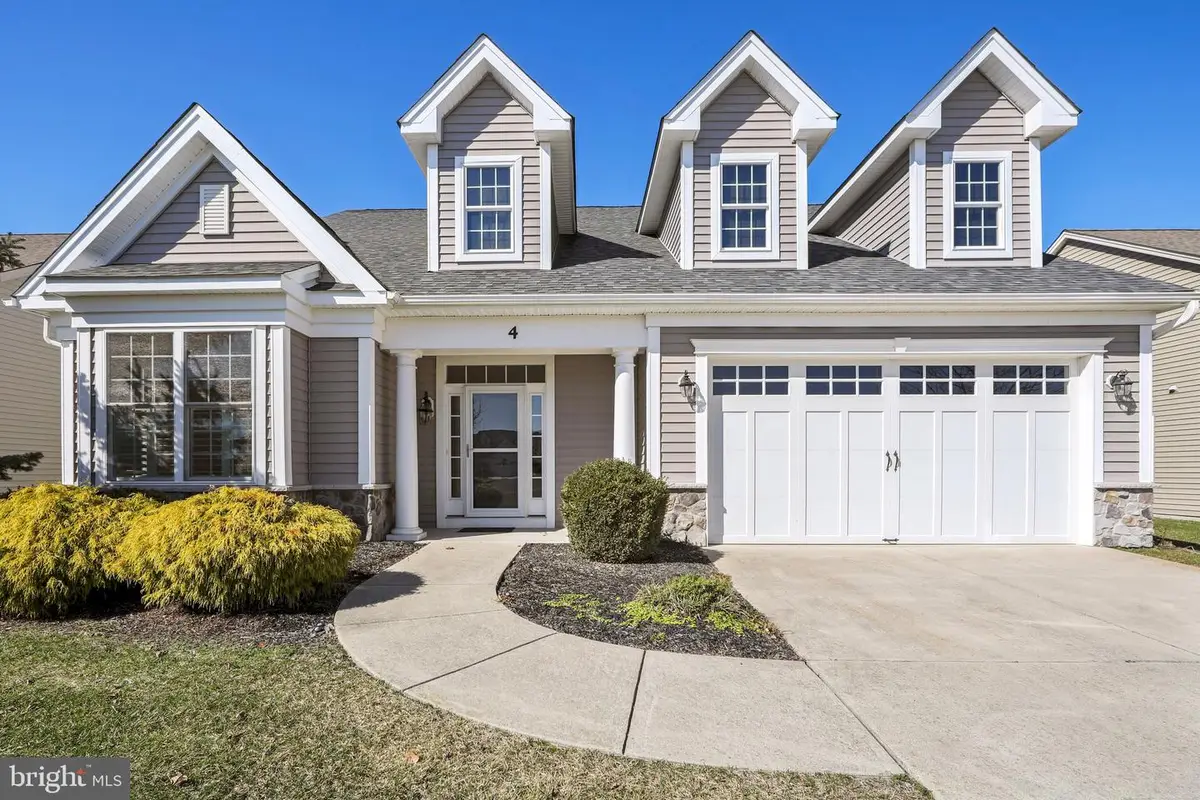 4 Bedford Dr, Medford, NJ 08055 - #1