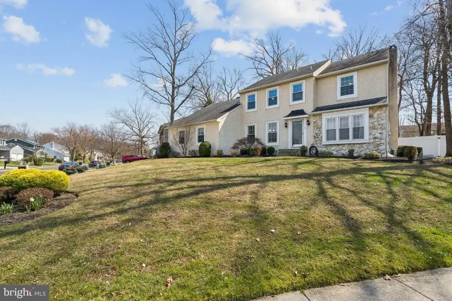 24 Whitechapel Dr, Mount Laurel, NJ 08054 - #3