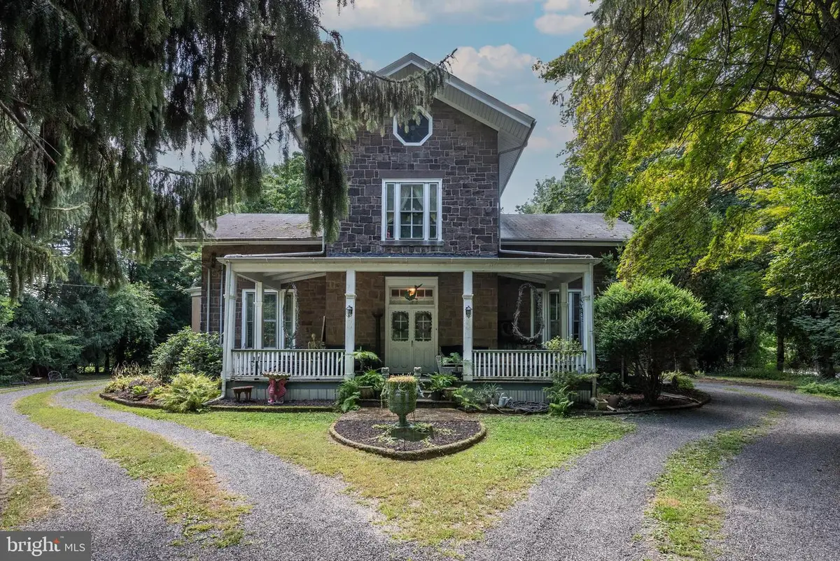 705 Woodlane Rd, Beverly, NJ 08010 - #1