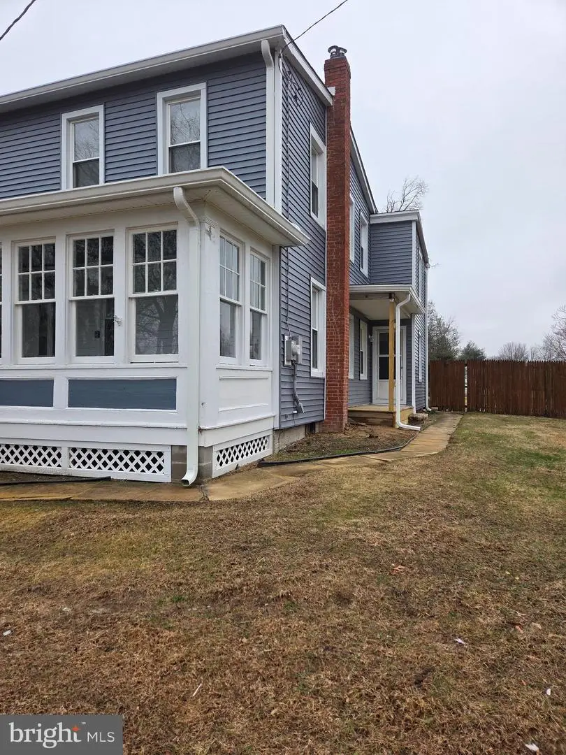 634 E Front St, Florence, NJ 08518 - #2