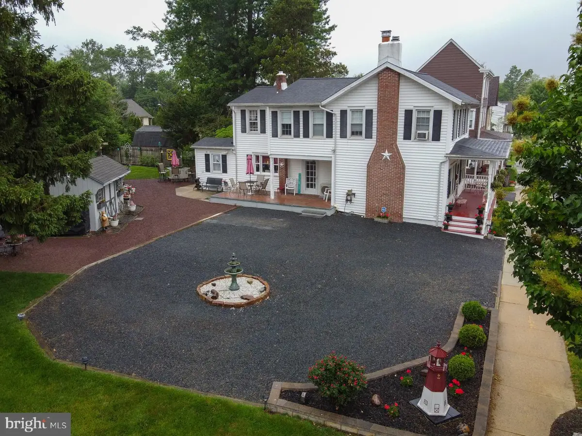 124 E Burlington St, Bordentown, NJ 08505 - #1