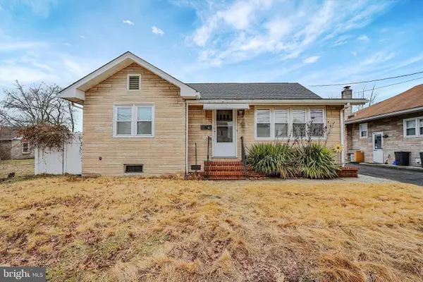 827 Olive St, ROEBLING, NJ 08554