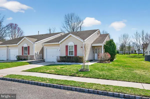 12 Yarrow Pl, MOUNT LAUREL, NJ 08054