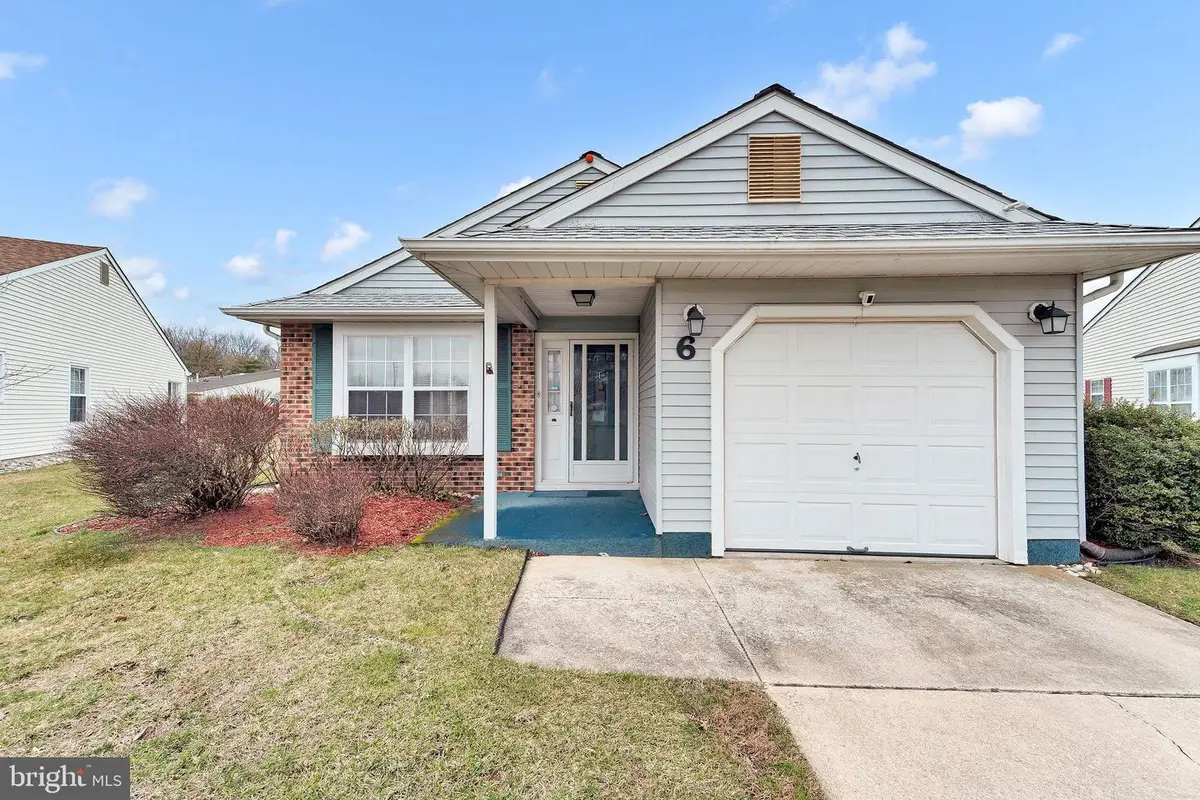 6 E Cortland Ct, Mount Laurel, NJ 08054 - #1