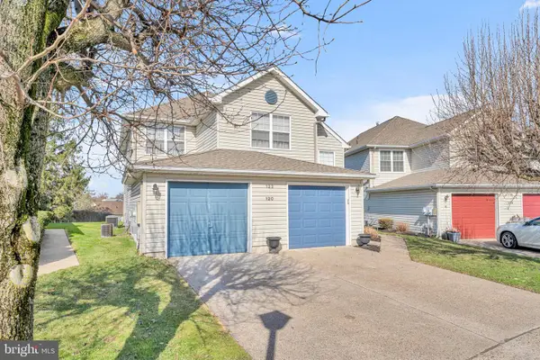 120 Alexander Rd, BEVERLY, NJ 08010