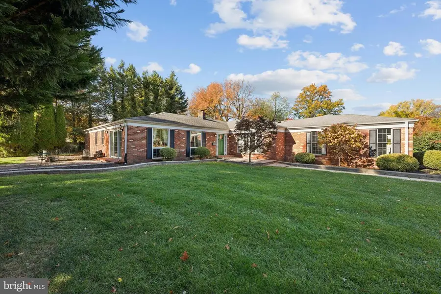 1416 Georgian Dr, Moorestown, NJ 08057 - #2