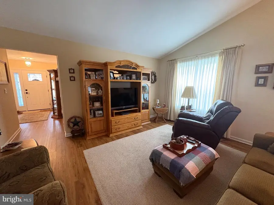 103 Carriage Hill Ct, Columbus, NJ 08022 - #3