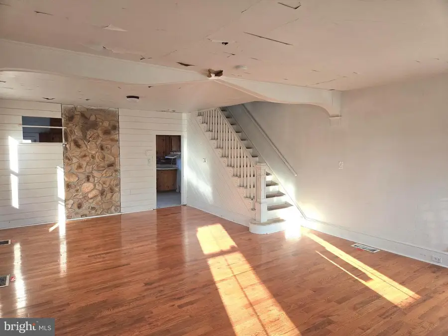 531 Broad St, Beverly, NJ 08010 - #3