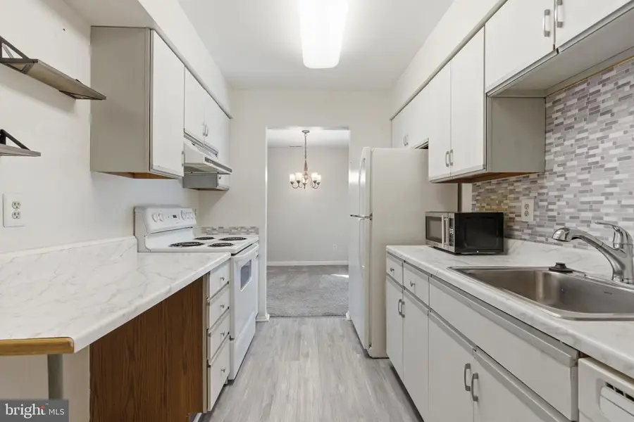 305-a Cypress Point Cir, Mount Laurel, NJ 08054 - #2