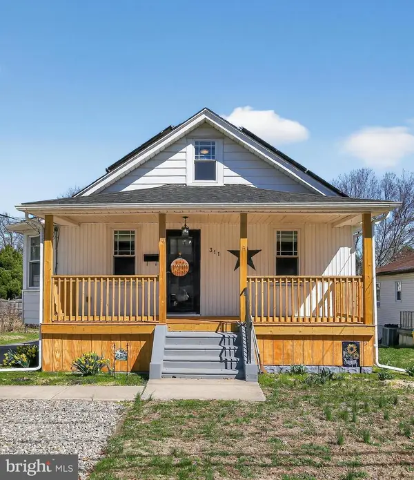 311 W Gradwell Ave, MAPLE SHADE, NJ 08052