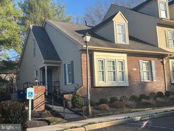 207 Berkshire Way, MARLTON, NJ 08053