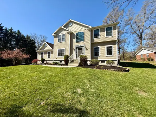 226 Ark Rd, MOUNT LAUREL, NJ 08054