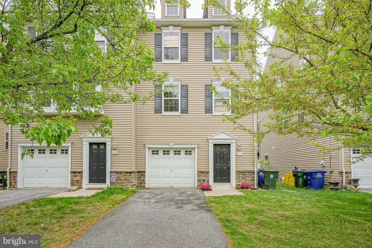 604 Cinnaminson St, Riverton, NJ 08077 - #1