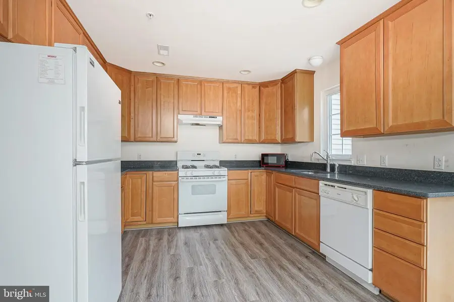 604 Cinnaminson St, Riverton, NJ 08077 - #3