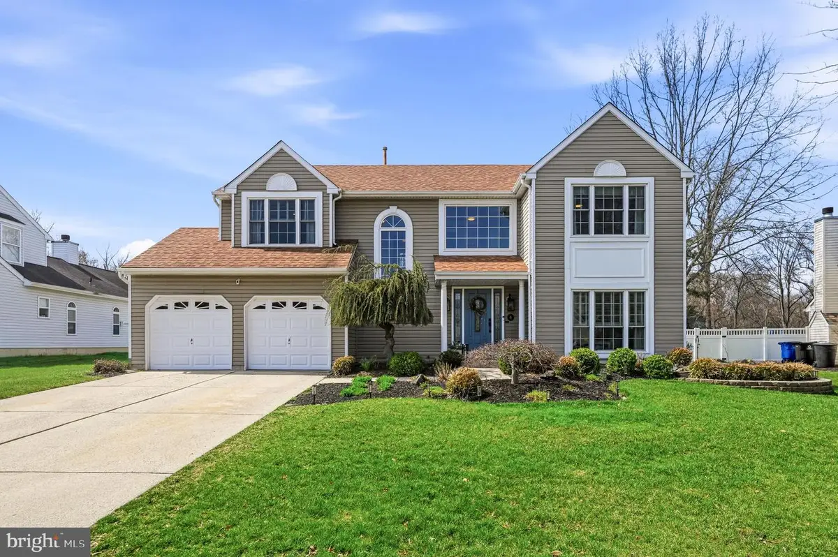 8 Chaucer Ln, Medford, NJ 08055 - #1