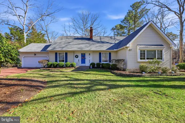 8 Candle Ct, SHAMONG, NJ 08088