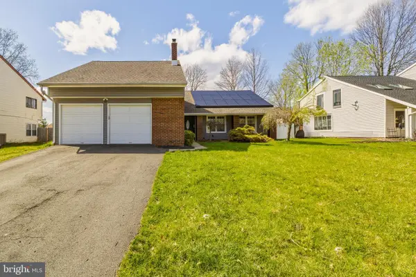 17 Concord Rd, MARLTON, NJ 08053