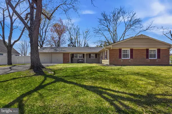 15 Club Ridge Ln, WILLINGBORO, NJ 08046