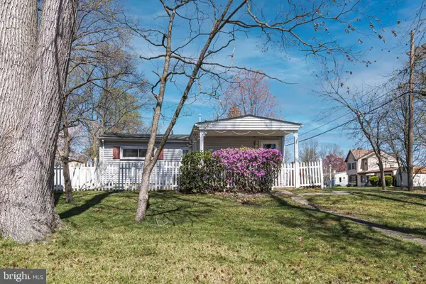 105 County Ave, MAPLE SHADE, NJ 08052