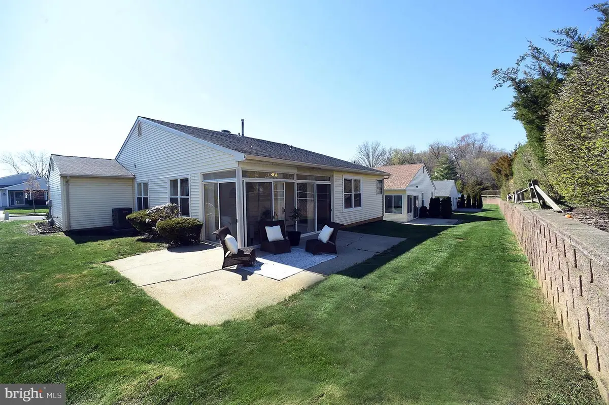 4 Deep Hollow Ln N, Columbus, NJ 08022 - #1