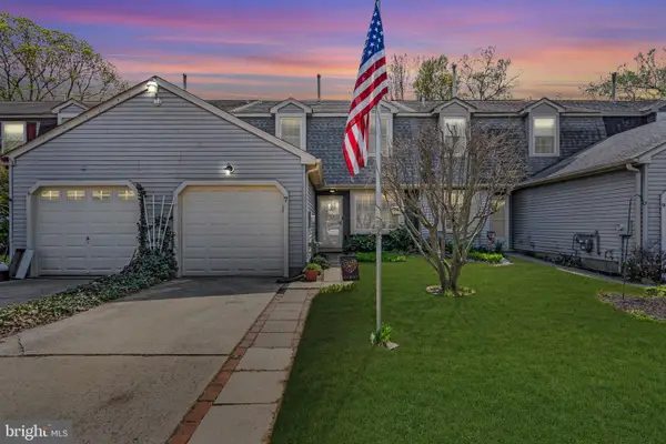 7 River Bank Dr, ROEBLING, NJ 08554