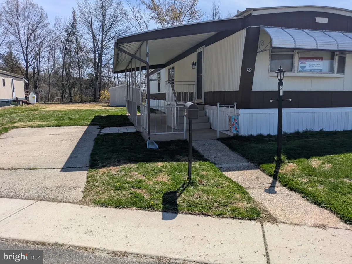 24 Lakeshore Drive, Southampton, NJ 08088 - #1