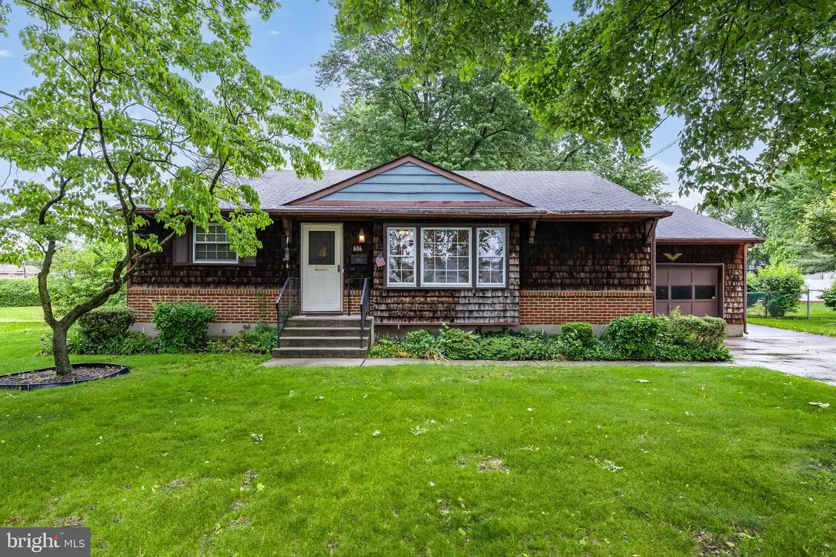606 Hamilton Dr, Cinnaminson, NJ 08077 - #1