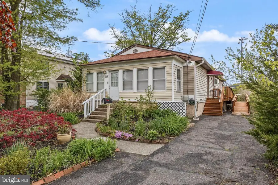 219 W Center Ave, Maple Shade, NJ 08052 - #2