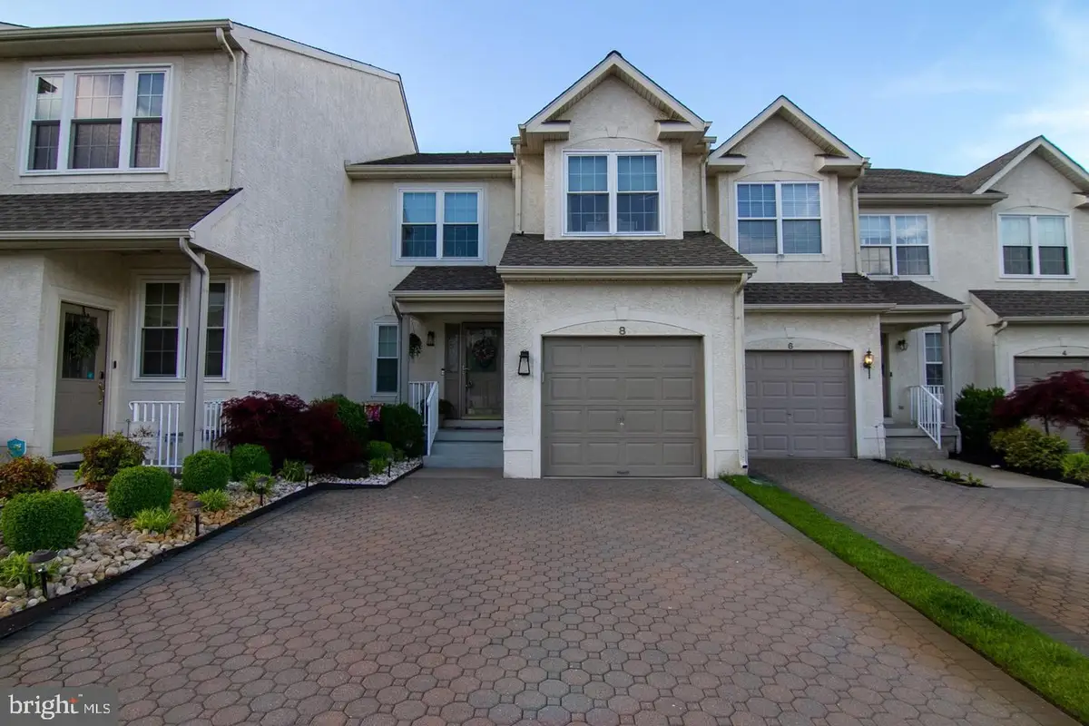 8 Heron Pointe Ct, Marlton, NJ 08053 - #1