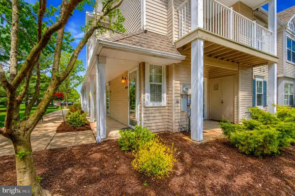 906-b Oliphant Ln, MOUNT LAUREL, NJ 08054