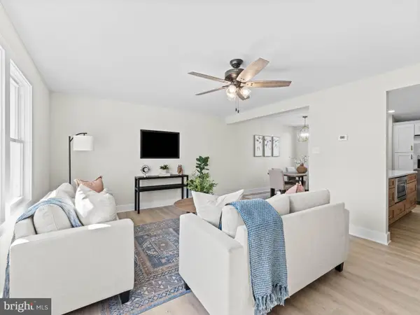 27 Gardenia Dr, MOUNT LAUREL, NJ 08054