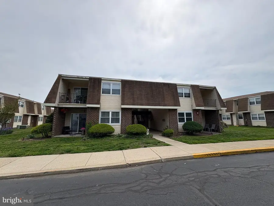 12--4 Florence Tollgate Pl #4, Florence, NJ 08518 - #2