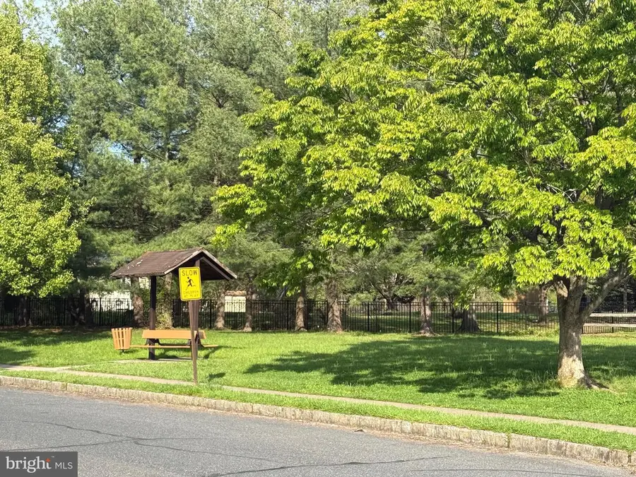 22 Tomahawk Dr, Burlington, NJ 08016 - #3