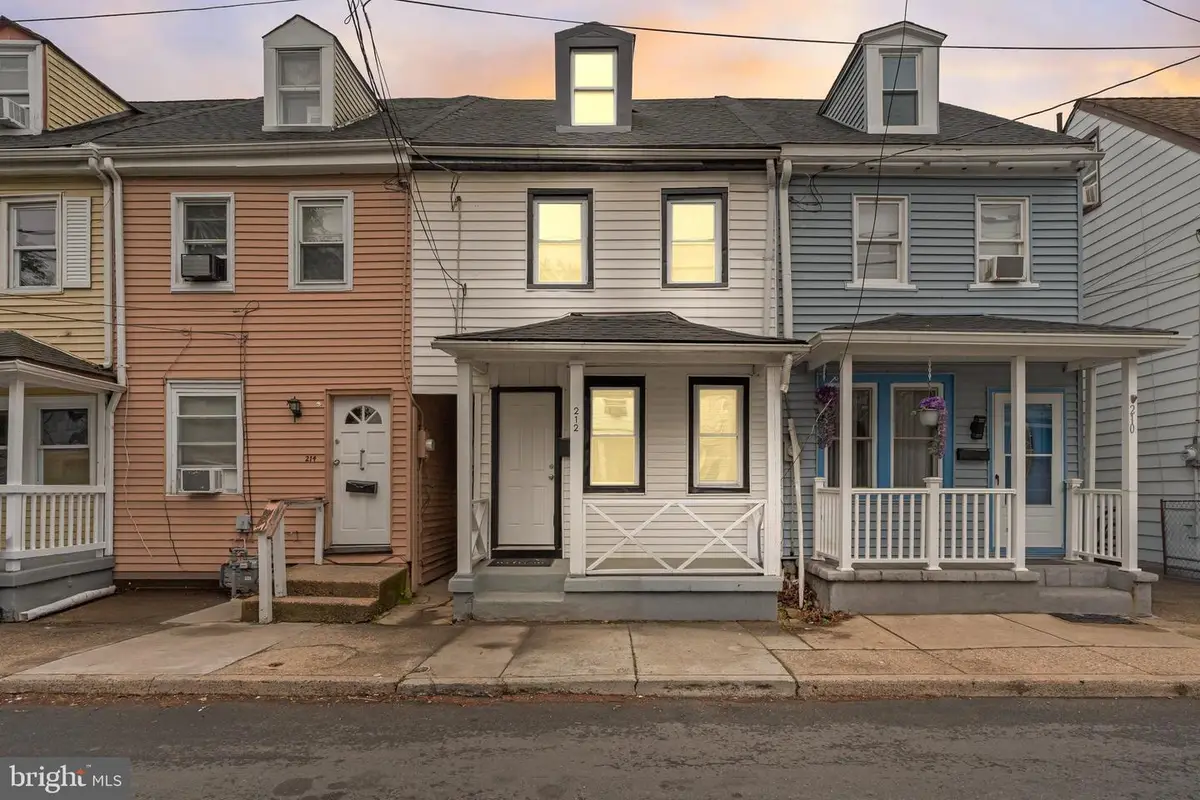 212 York St, Burlington, NJ 08016 - #1