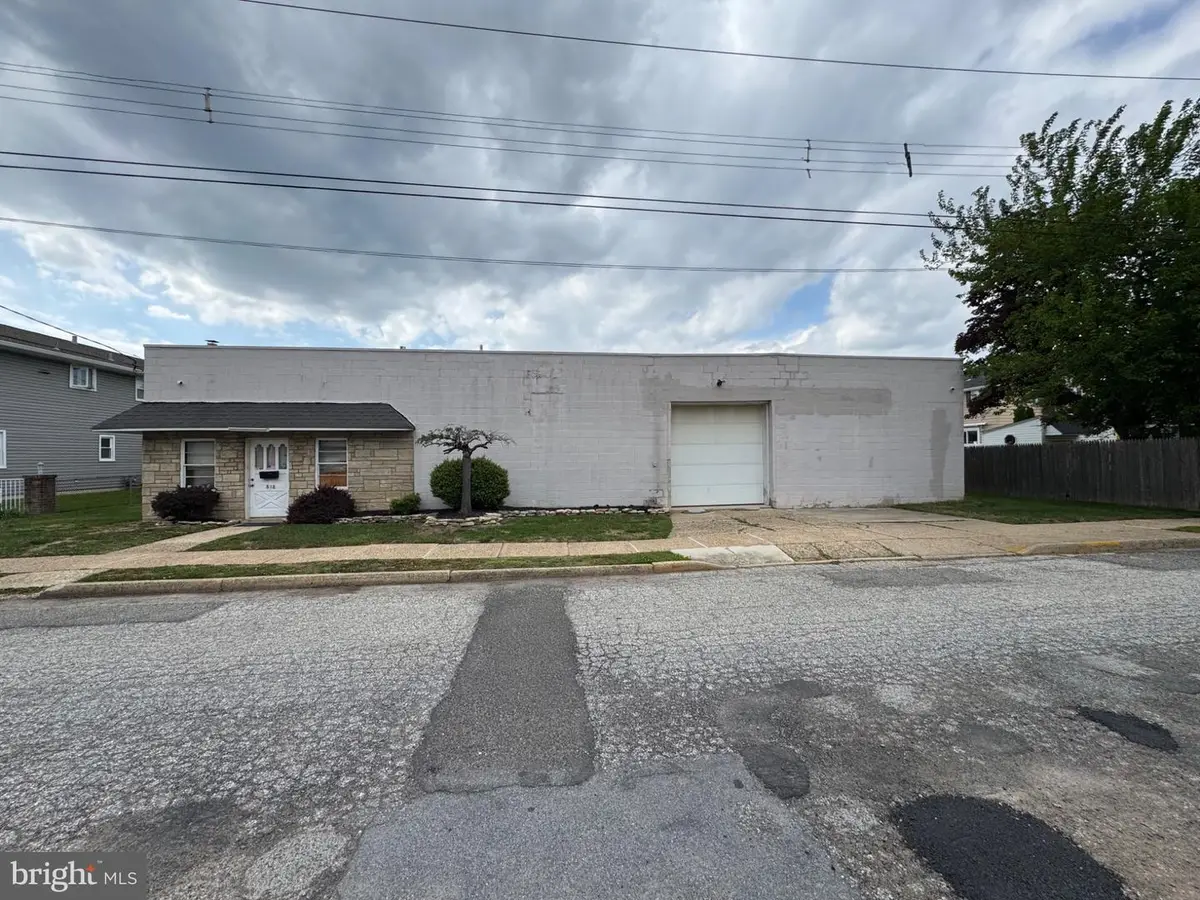 820 Oakland Ave, Burlington, NJ 08016 - #1