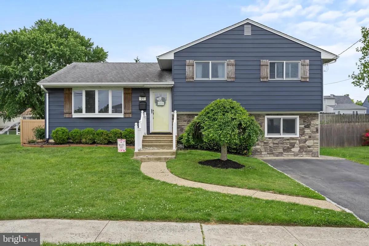 21 Greenwood Dr, Bordentown, NJ 08505 - #1
