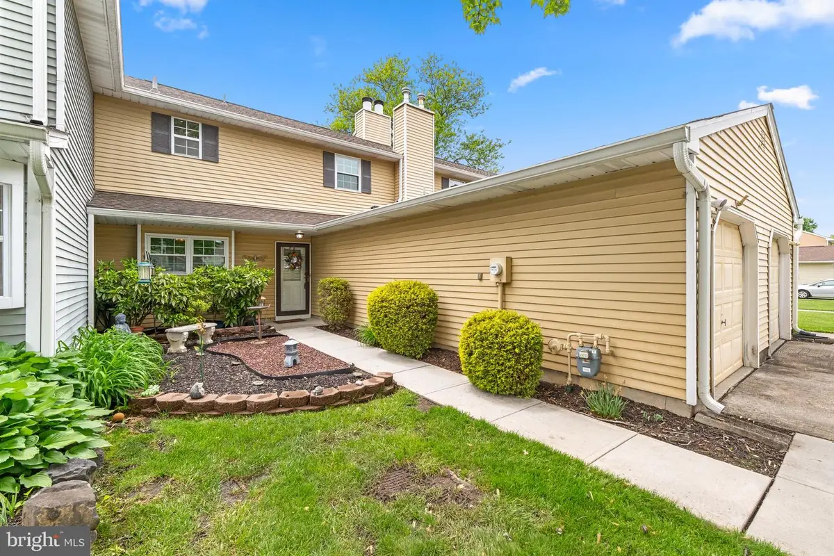 7 Salisbury Ct, Bordentown, NJ 08505 - #1