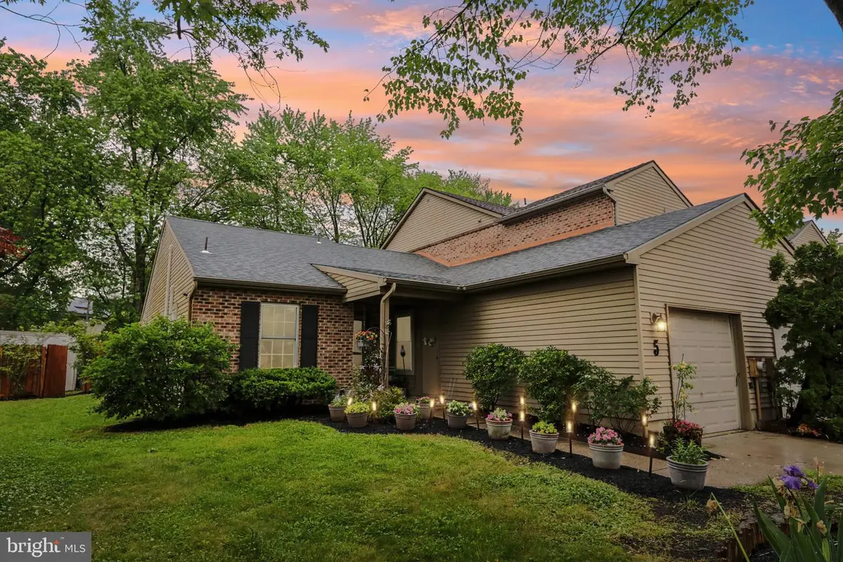 5 E Oleander Dr, Mount Laurel, NJ 08054 - #1
